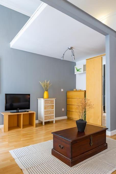 Beautiful Apartment In Malasana For 3 Pax - Ferrer Madrid Extérieur photo