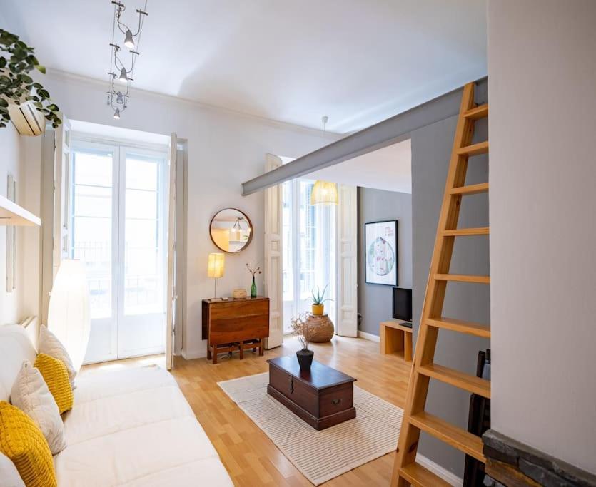 Beautiful Apartment In Malasana For 3 Pax - Ferrer Madrid Extérieur photo